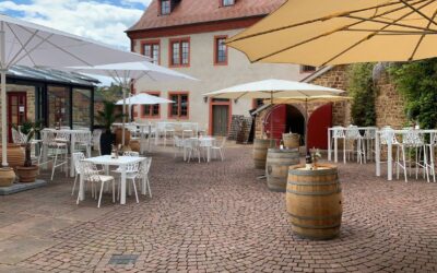 Neu entdeckt: Alte Kellerei in Neuleiningen mit Weincafé